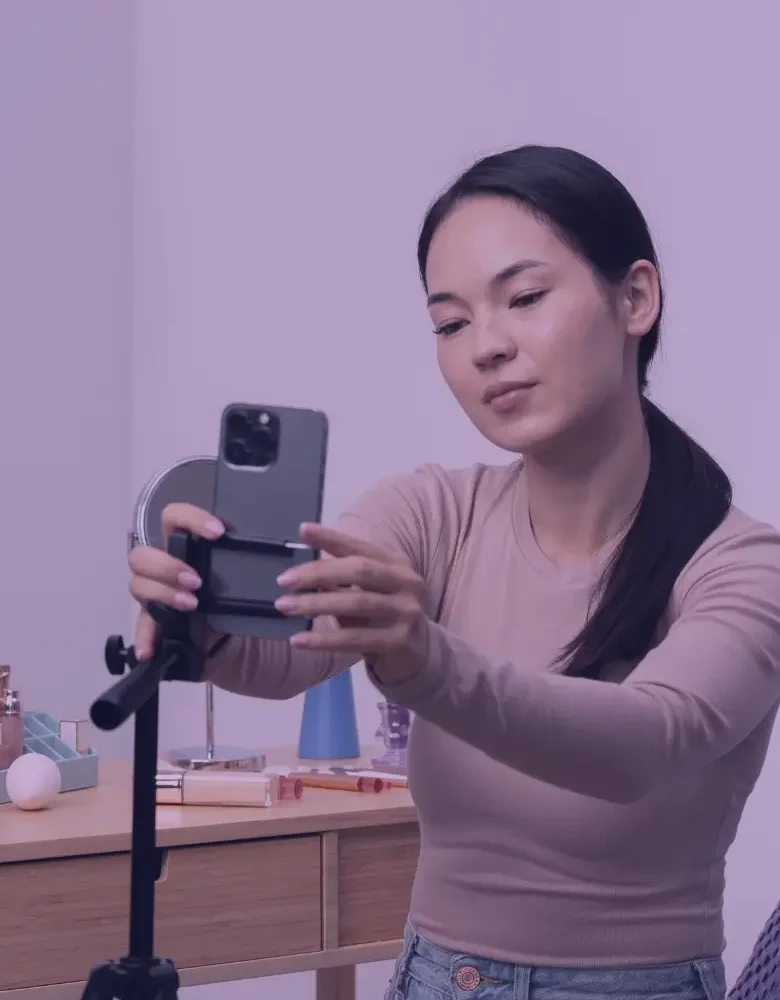 Discover the top mobile stands for recording video in 2024, featuring detailed reviews, key features, and recommendations for content creators.